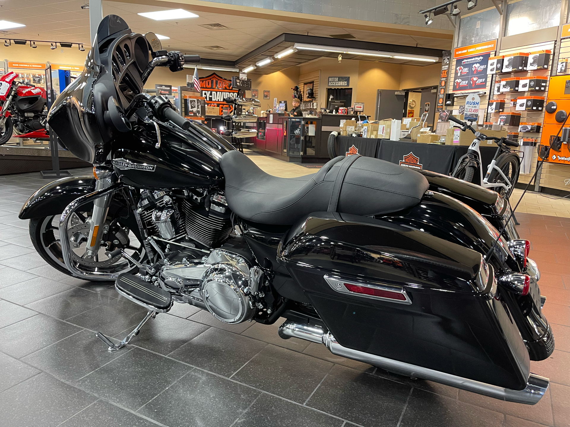 2023 Harley-Davidson Street Glide® in The Woodlands, Texas - Photo 4
