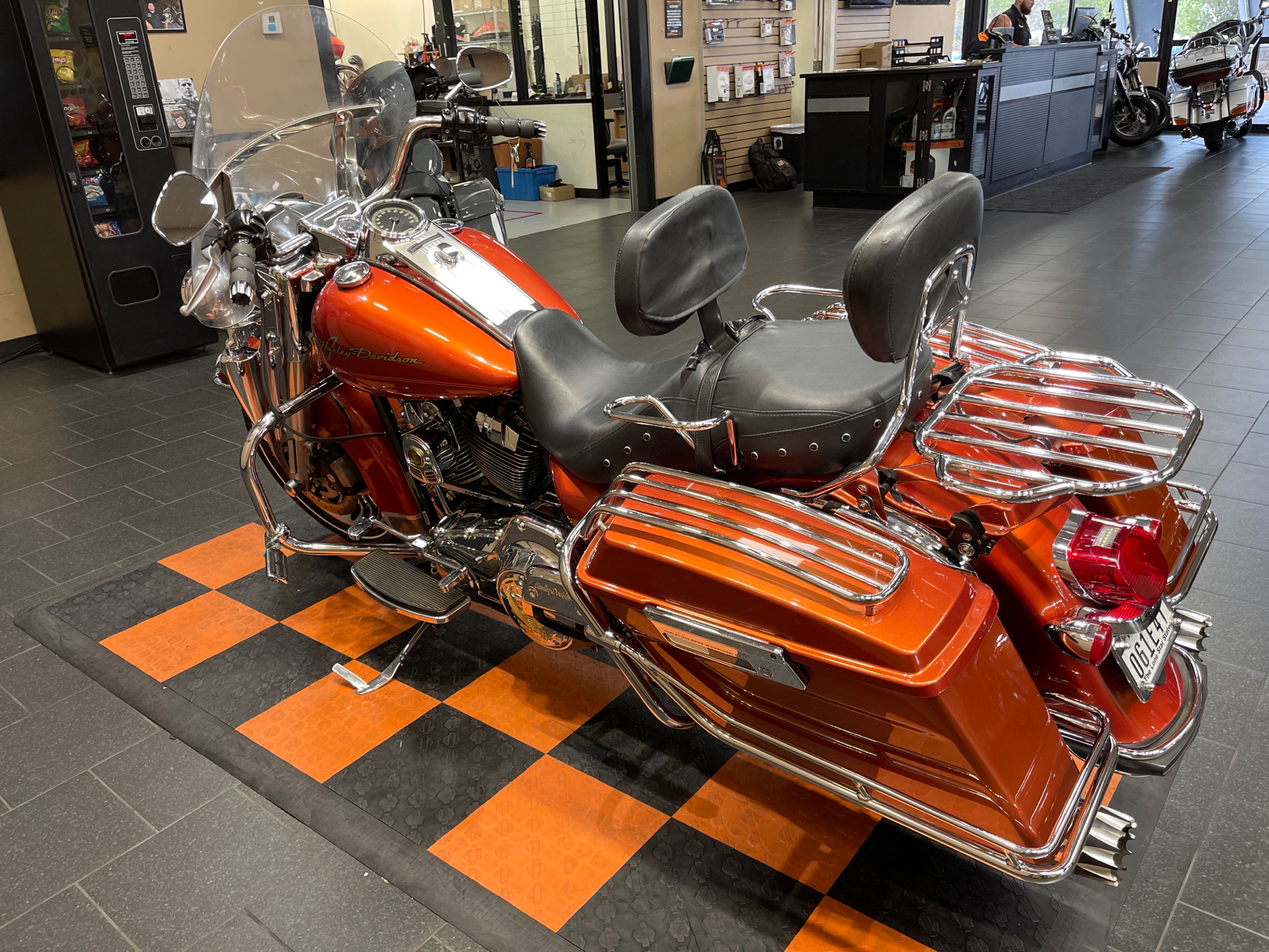 2011 Harley-Davidson Road King® in The Woodlands, Texas - Photo 4
