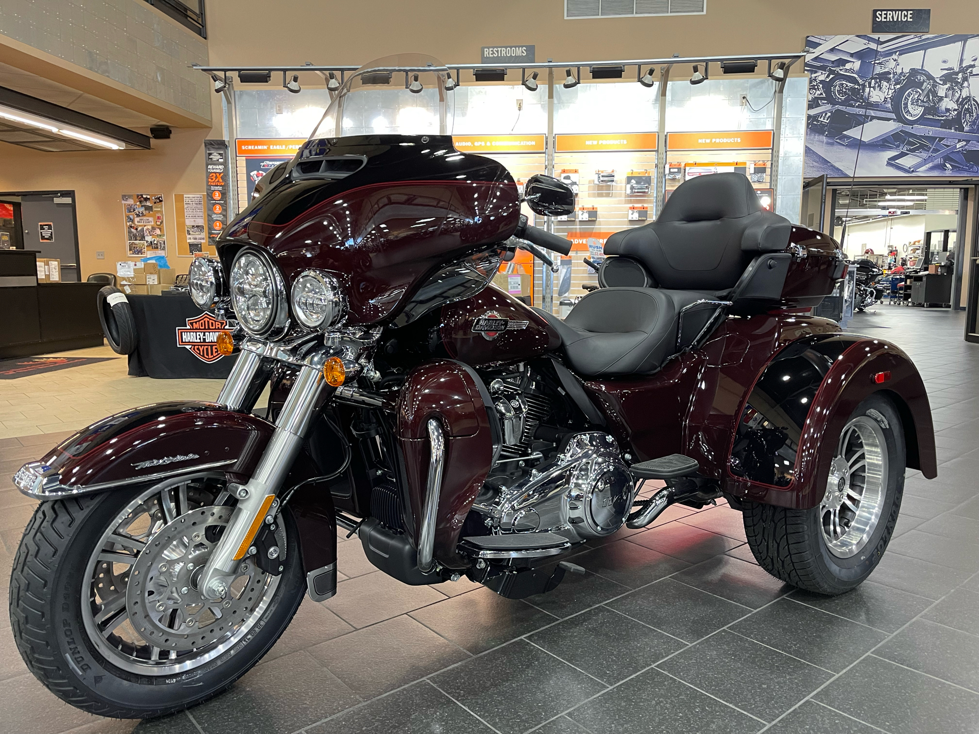 2022 Harley-Davidson Tri Glide® Ultra in The Woodlands, Texas - Photo 3
