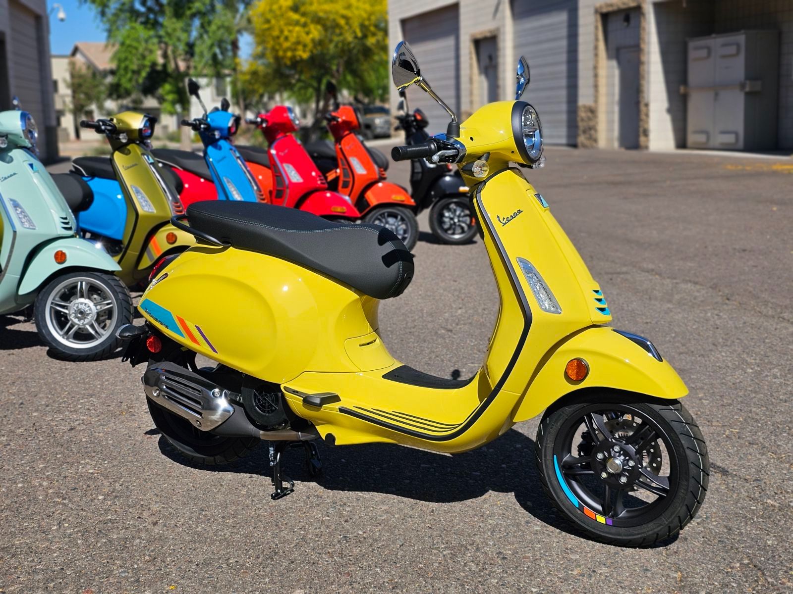 2024 Vespa Primavera 150 S in Chandler, Arizona - Photo 2