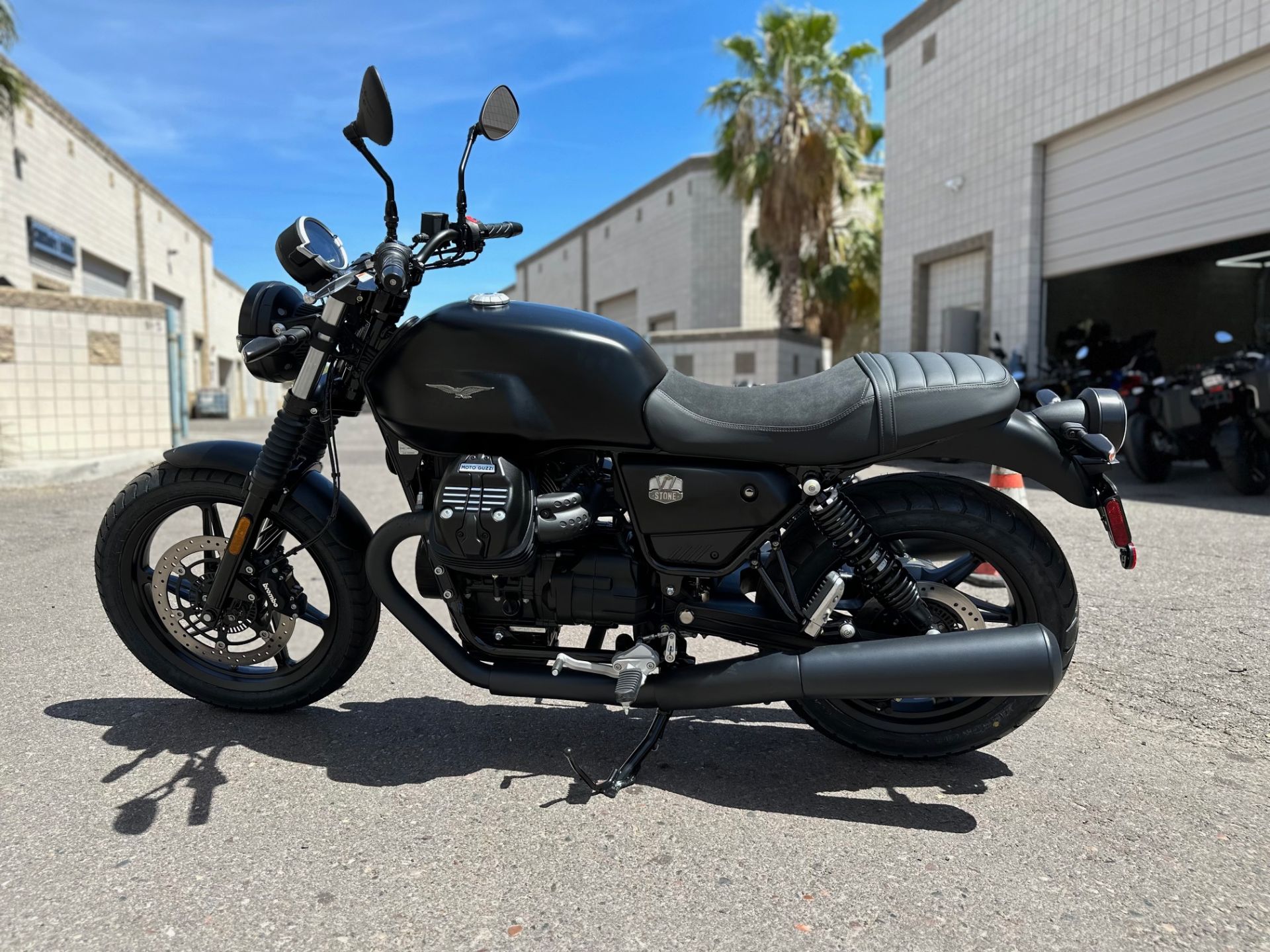 2023 Moto Guzzi V7 Stone in Chandler, Arizona - Photo 5