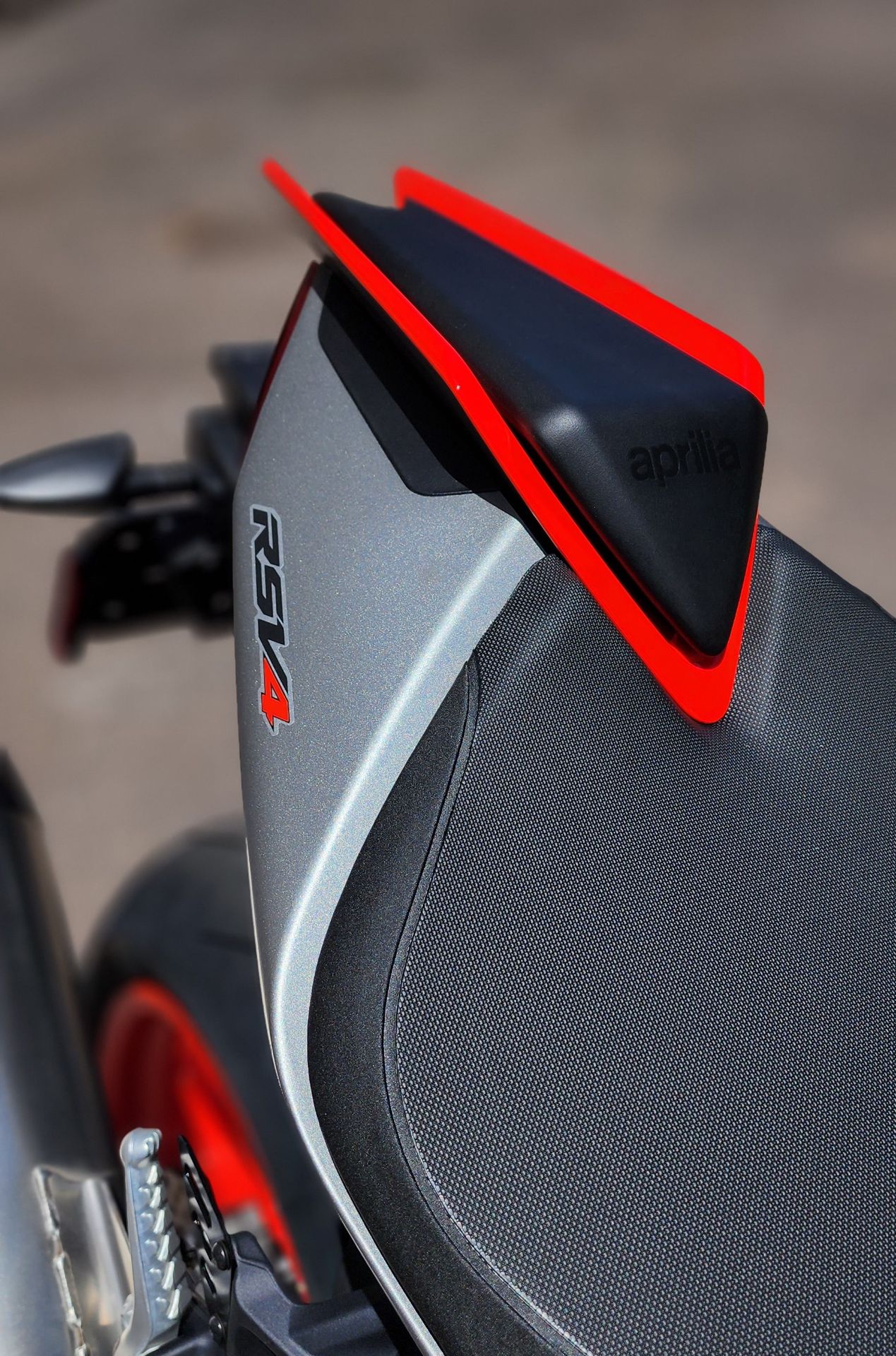 2024 Aprilia RSV4 1100 in Chandler, Arizona - Photo 9