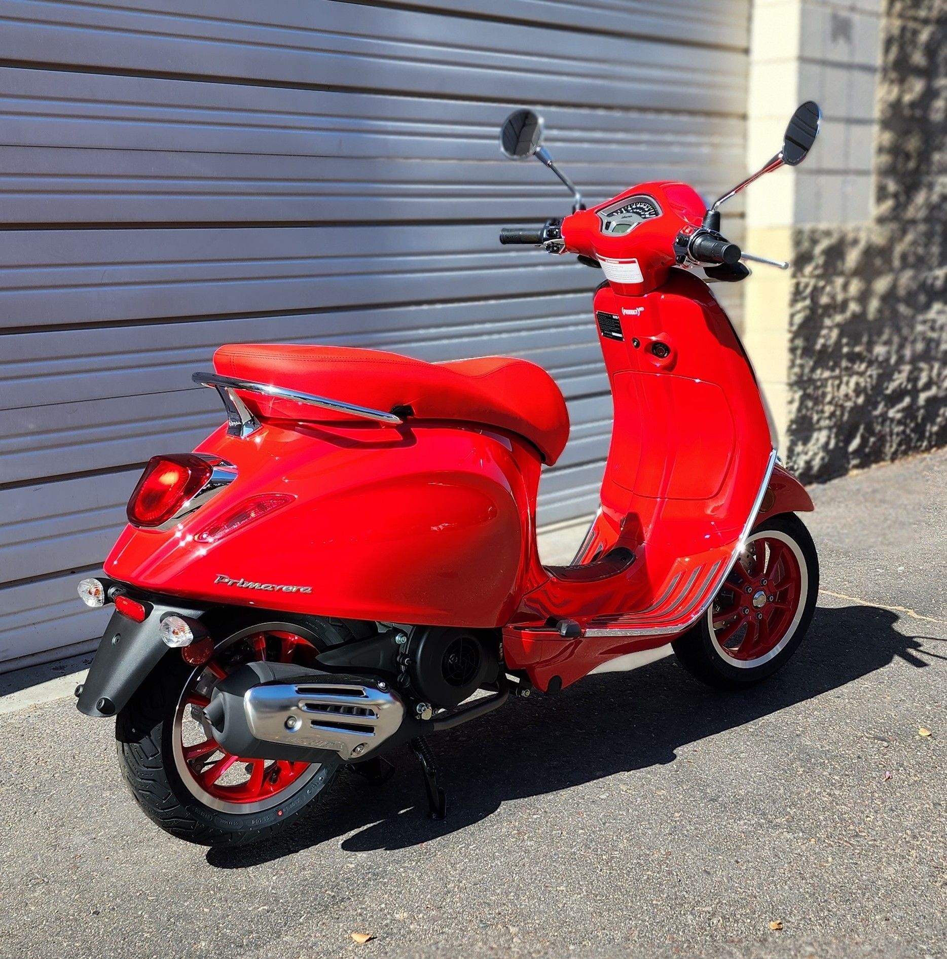 2024 Vespa Primavera 150 Red in Chandler, Arizona - Photo 3