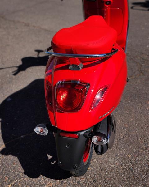 2024 Vespa Primavera 150 Red in Chandler, Arizona - Photo 9