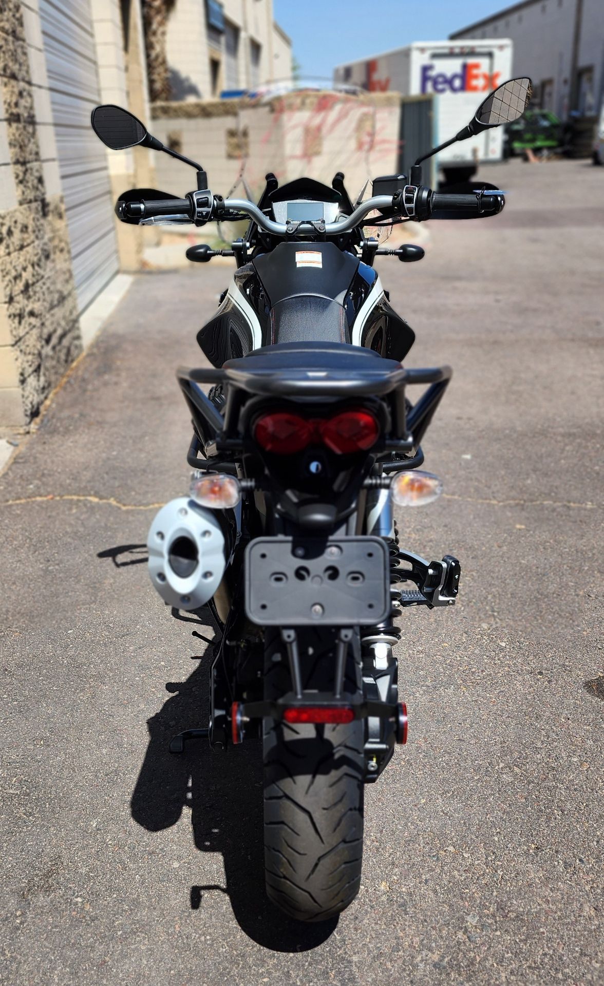 2023 Moto Guzzi V85 TT Guardia D’onore in Chandler, Arizona - Photo 10