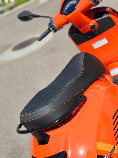 2024 Vespa GTS Super 300 Sport in Chandler, Arizona - Photo 10