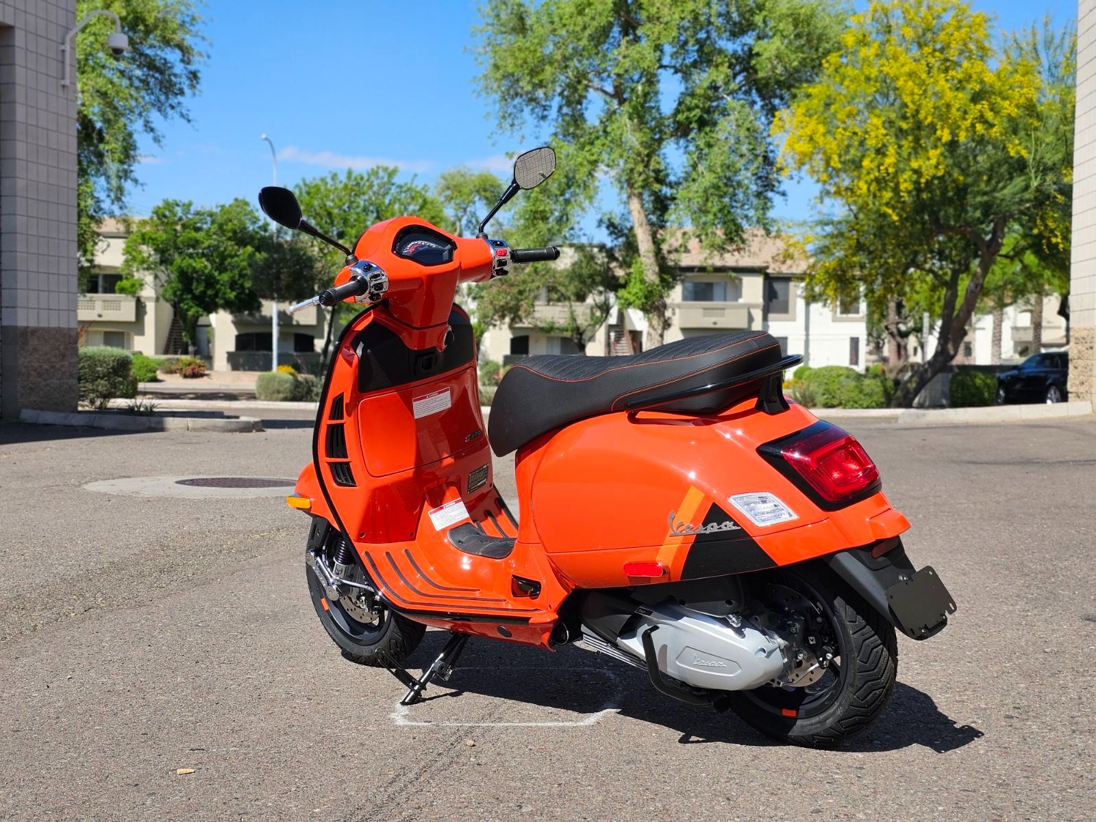 2024 Vespa GTS Super 300 Sport in Chandler, Arizona - Photo 6