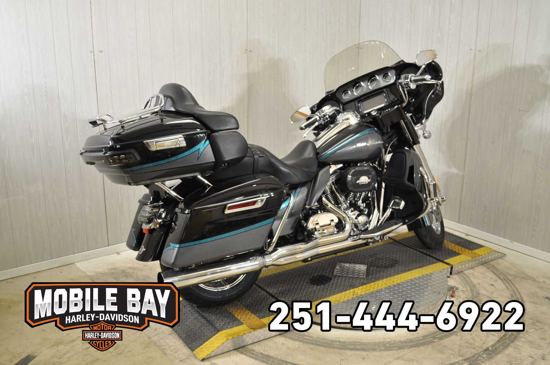 2015 Harley-Davidson CVO™ Limited in Mobile, Alabama - Photo 6