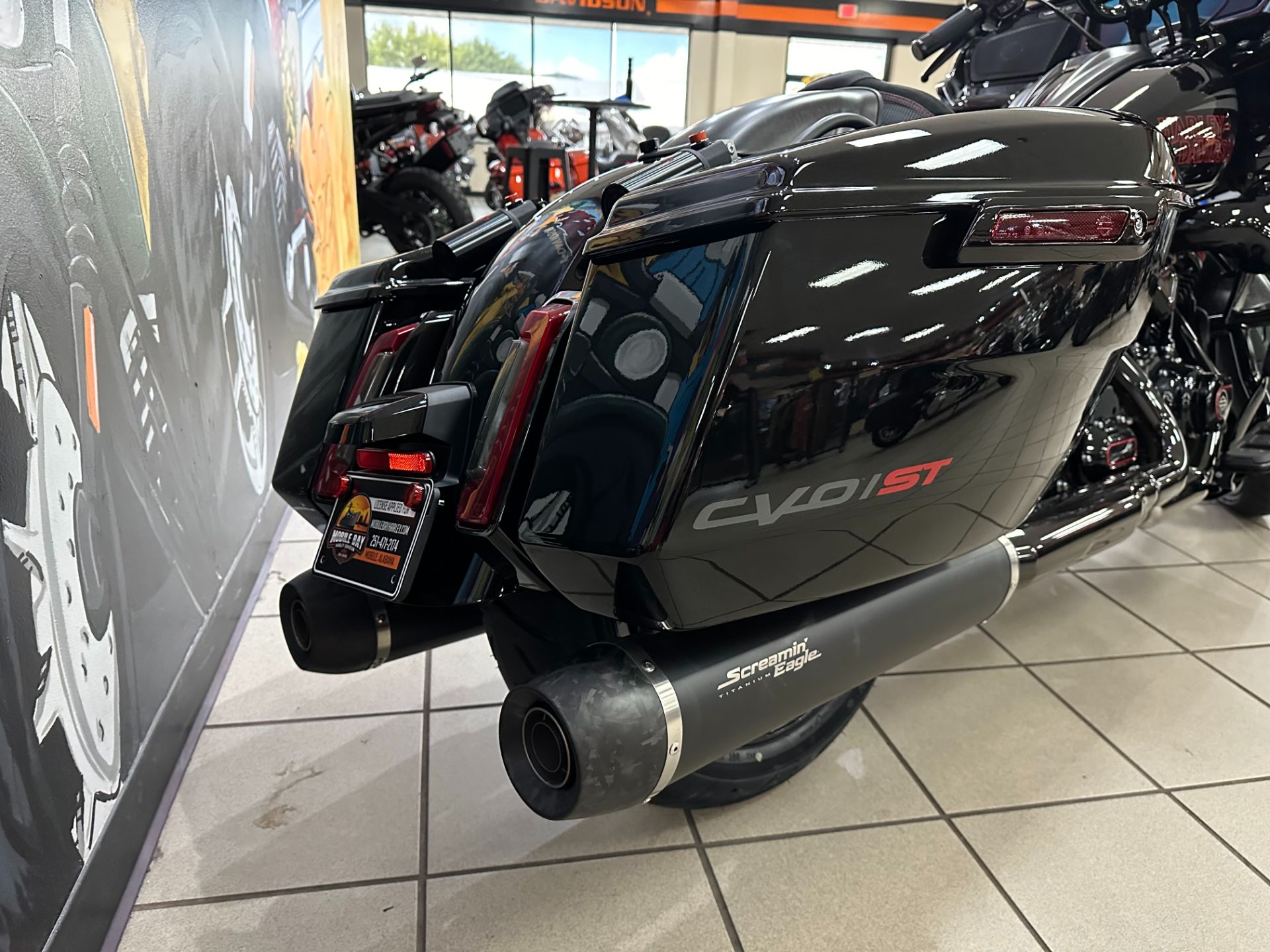 2024 Harley-Davidson CVO™ Road Glide® ST in Mobile, Alabama - Photo 11