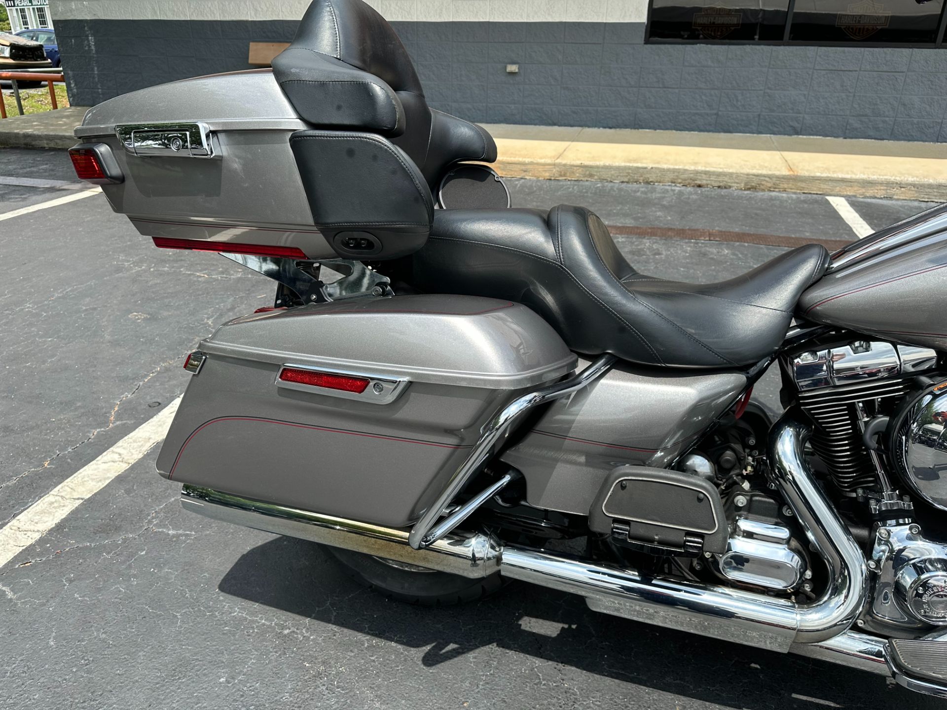 2016 Harley-Davidson Electra Glide® Ultra Classic® in Mobile, Alabama - Photo 9