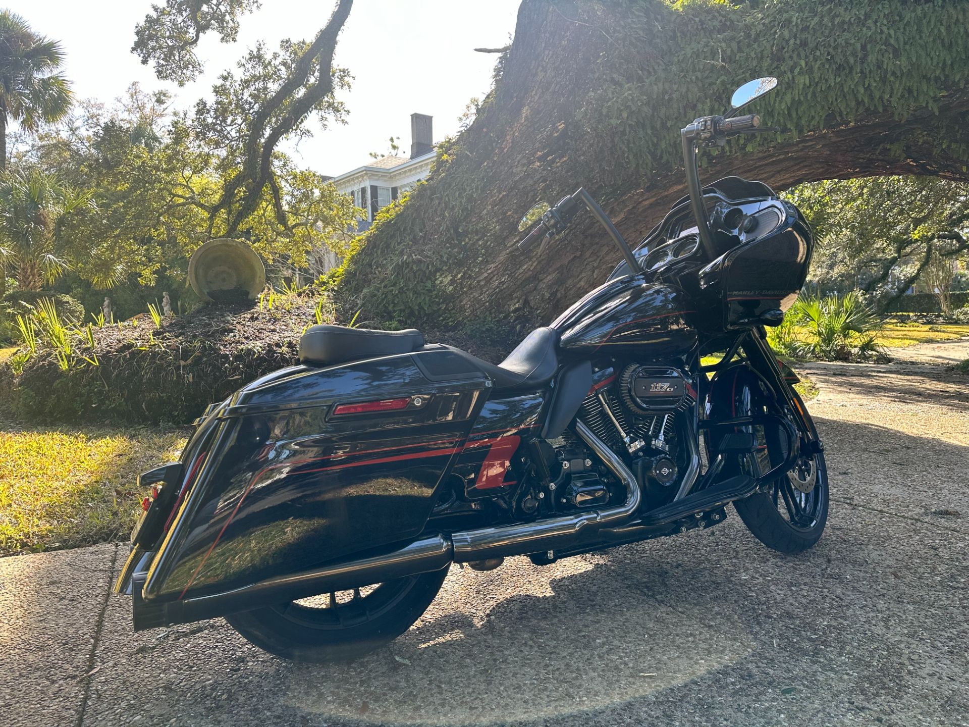 2018 Harley-Davidson CVO™ Road Glide® in Mobile, Alabama - Photo 2