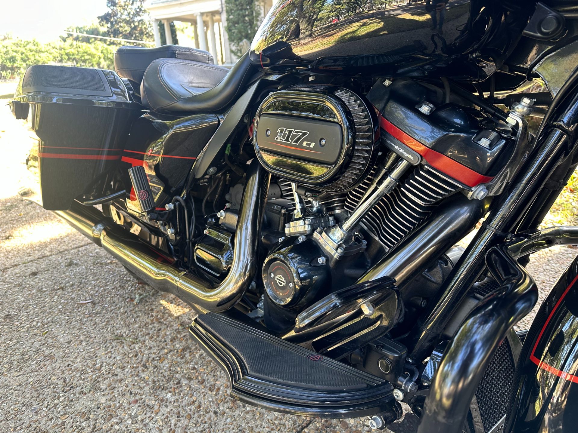 2018 Harley-Davidson CVO™ Road Glide® in Mobile, Alabama - Photo 6