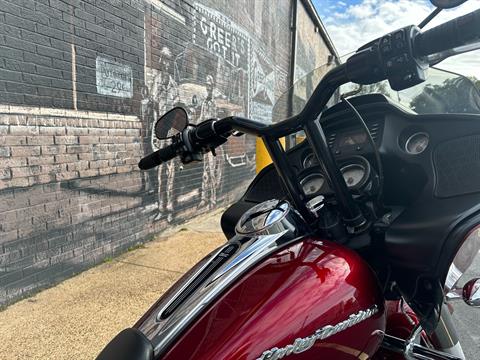 2017 Harley-Davidson Road Glide® in Mobile, Alabama - Photo 11