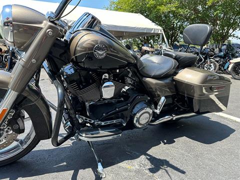 2014 Harley-Davidson CVO™ Road King® in Mobile, Alabama - Photo 12