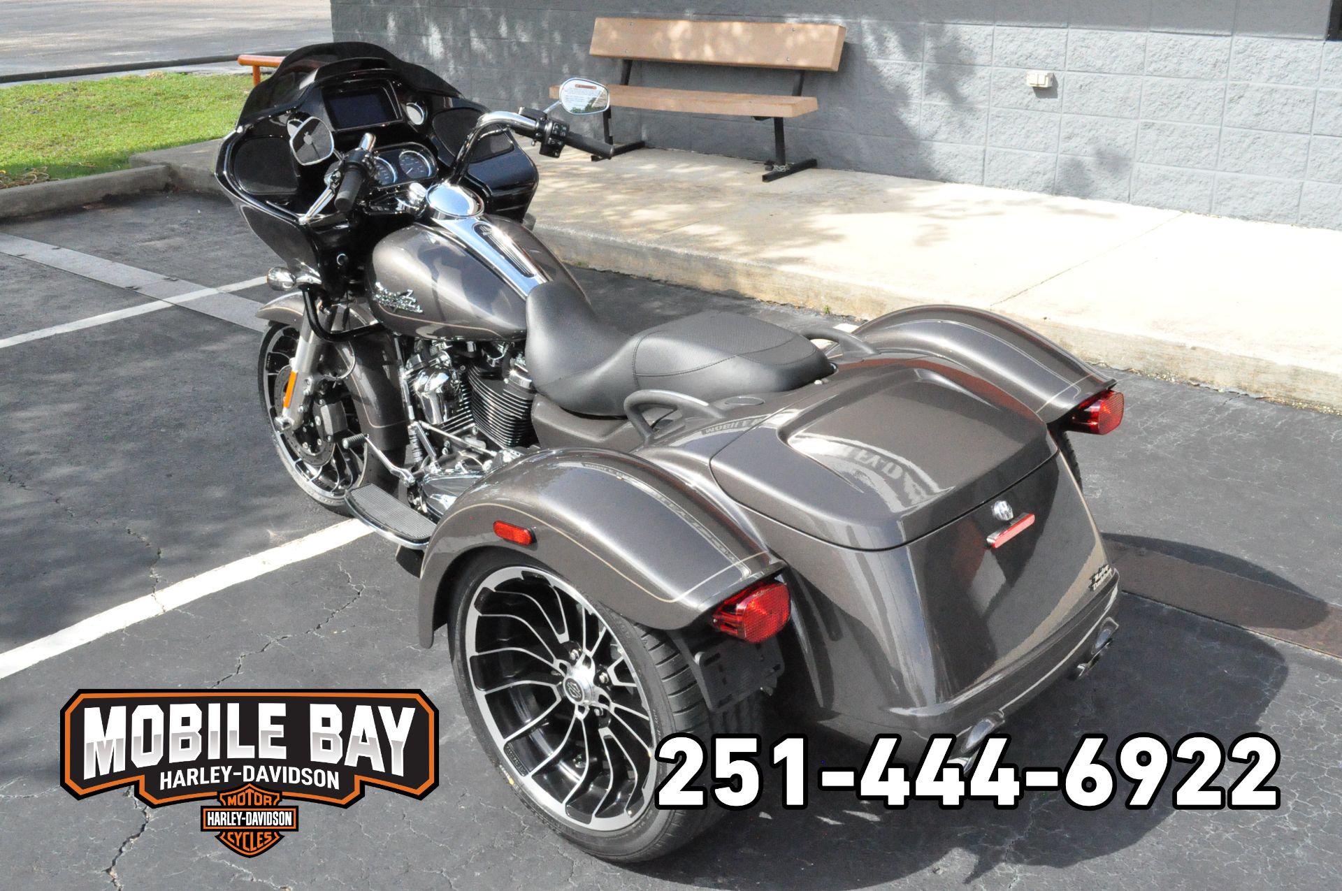 2023 Harley-Davidson Road Glide® 3 in Mobile, Alabama - Photo 4