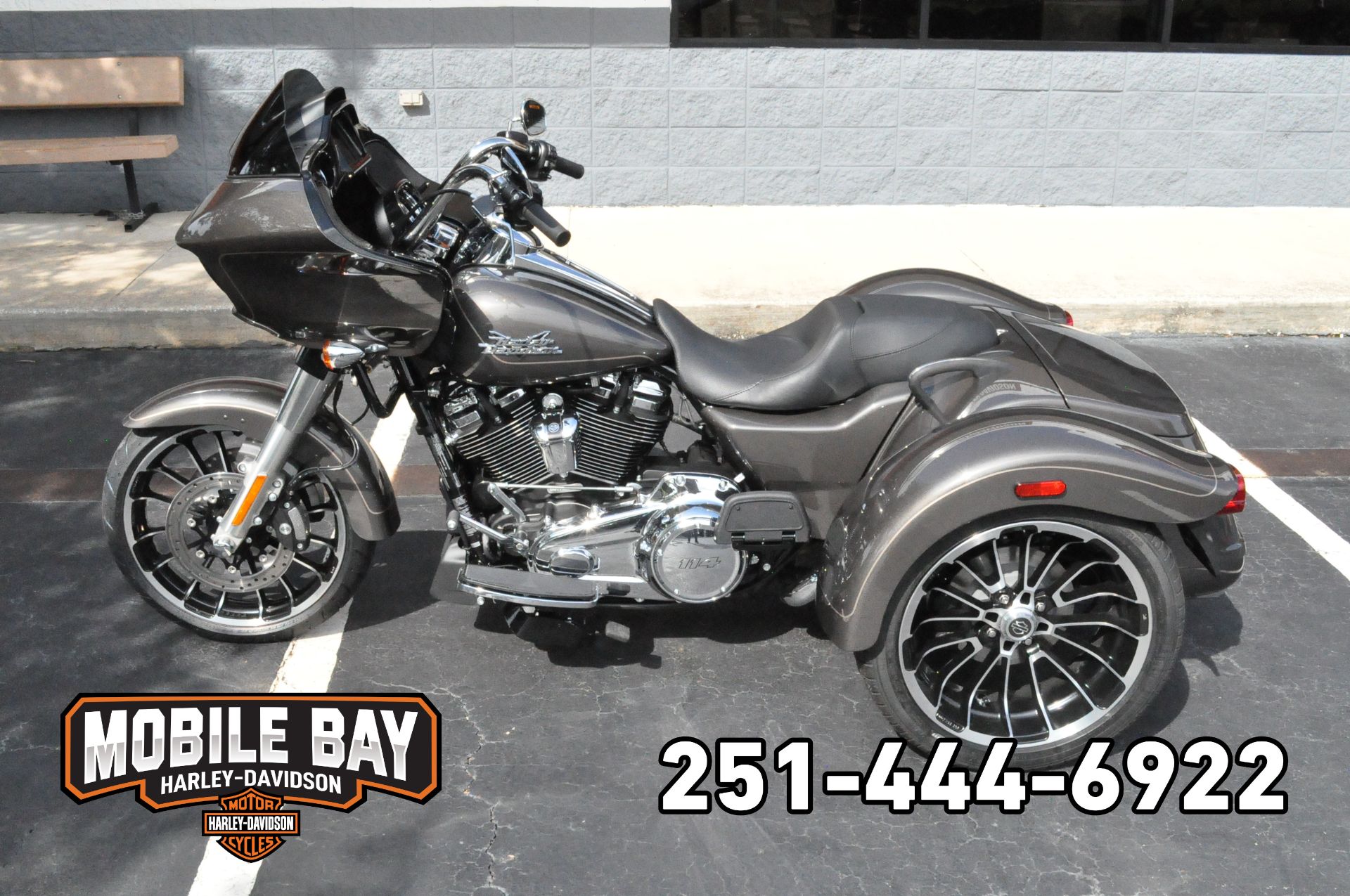 2023 Harley-Davidson Road Glide® 3 in Mobile, Alabama - Photo 5