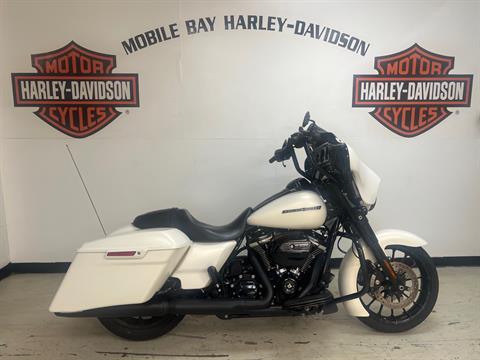 2018 Harley-Davidson Street Glide® Special in Mobile, Alabama - Photo 1