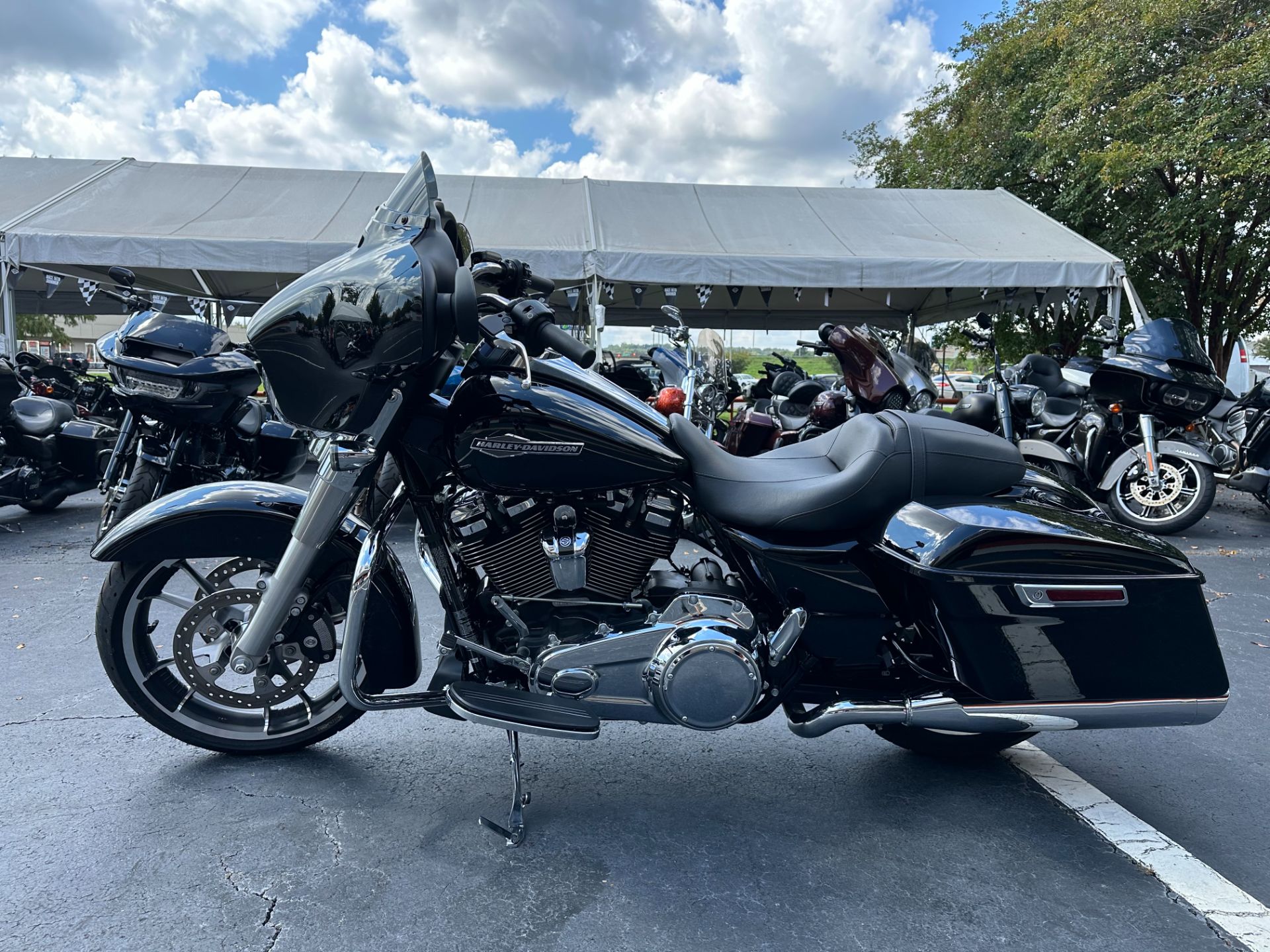 2023 Harley-Davidson Street Glide® in Mobile, Alabama - Photo 11