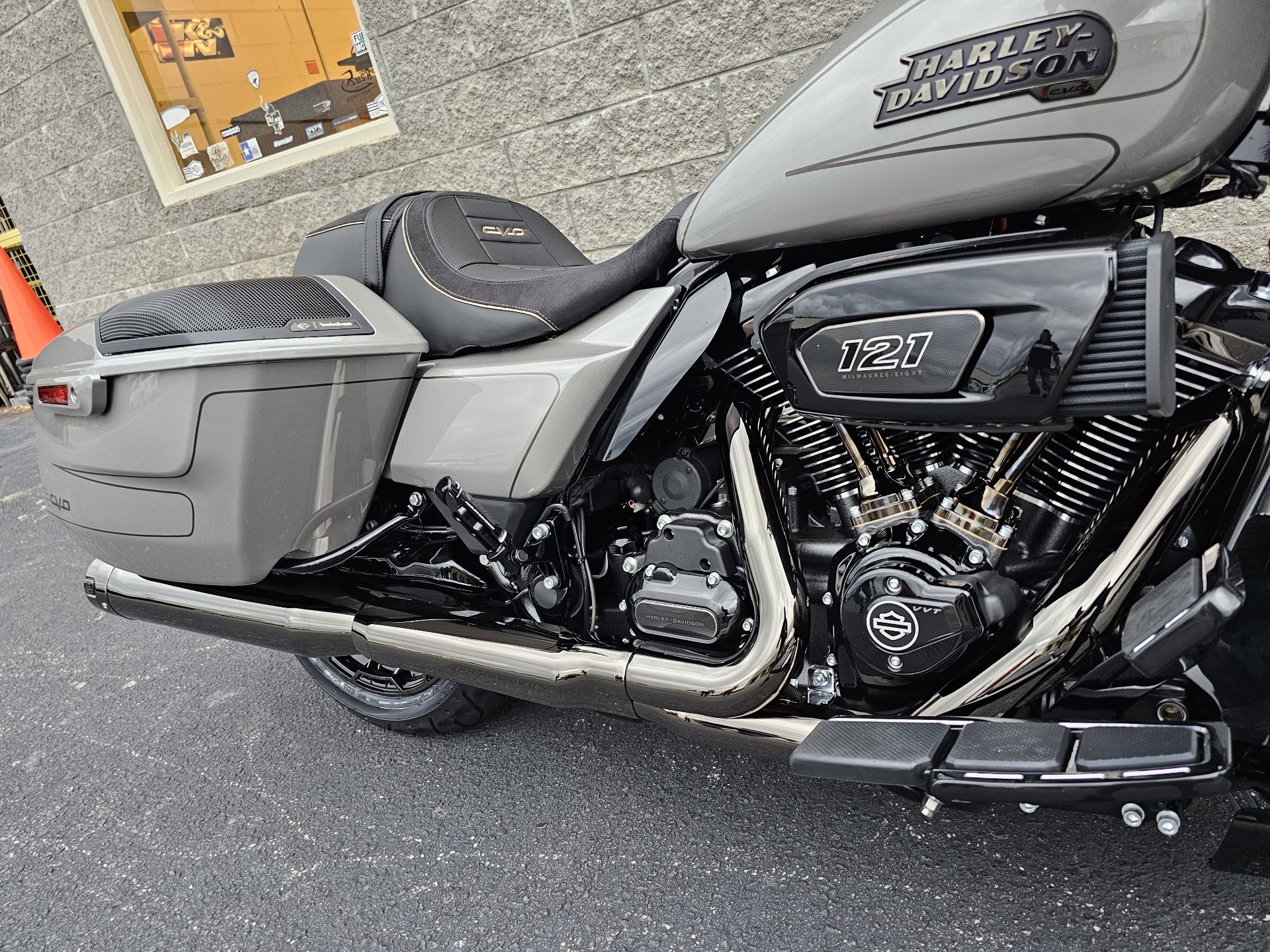 2023 Harley-Davidson CVO™ Street Glide® in Columbus, Georgia - Photo 9