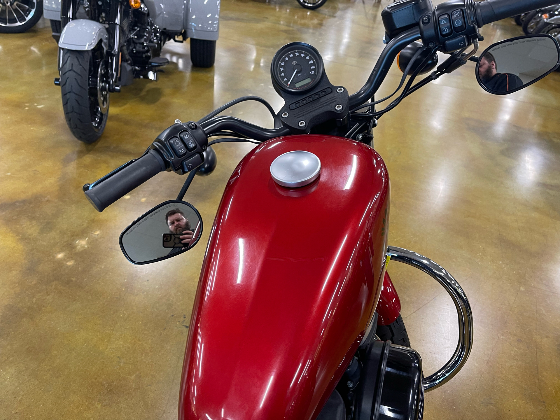 2019 Harley-Davidson Iron 883™ in Columbus, Georgia - Photo 9