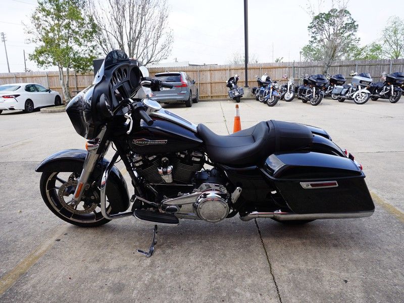 2022 Harley-Davidson Street Glide® in Metairie, Louisiana - Photo 17