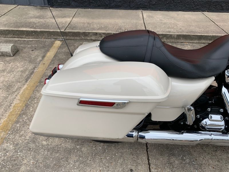 2022 Harley-Davidson Street Glide® in Metairie, Louisiana - Photo 8