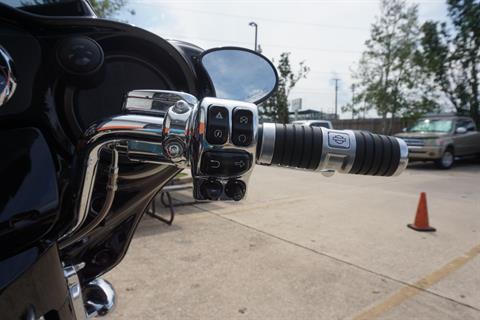2020 Harley-Davidson CVO™ Street Glide® in Metairie, Louisiana - Photo 16