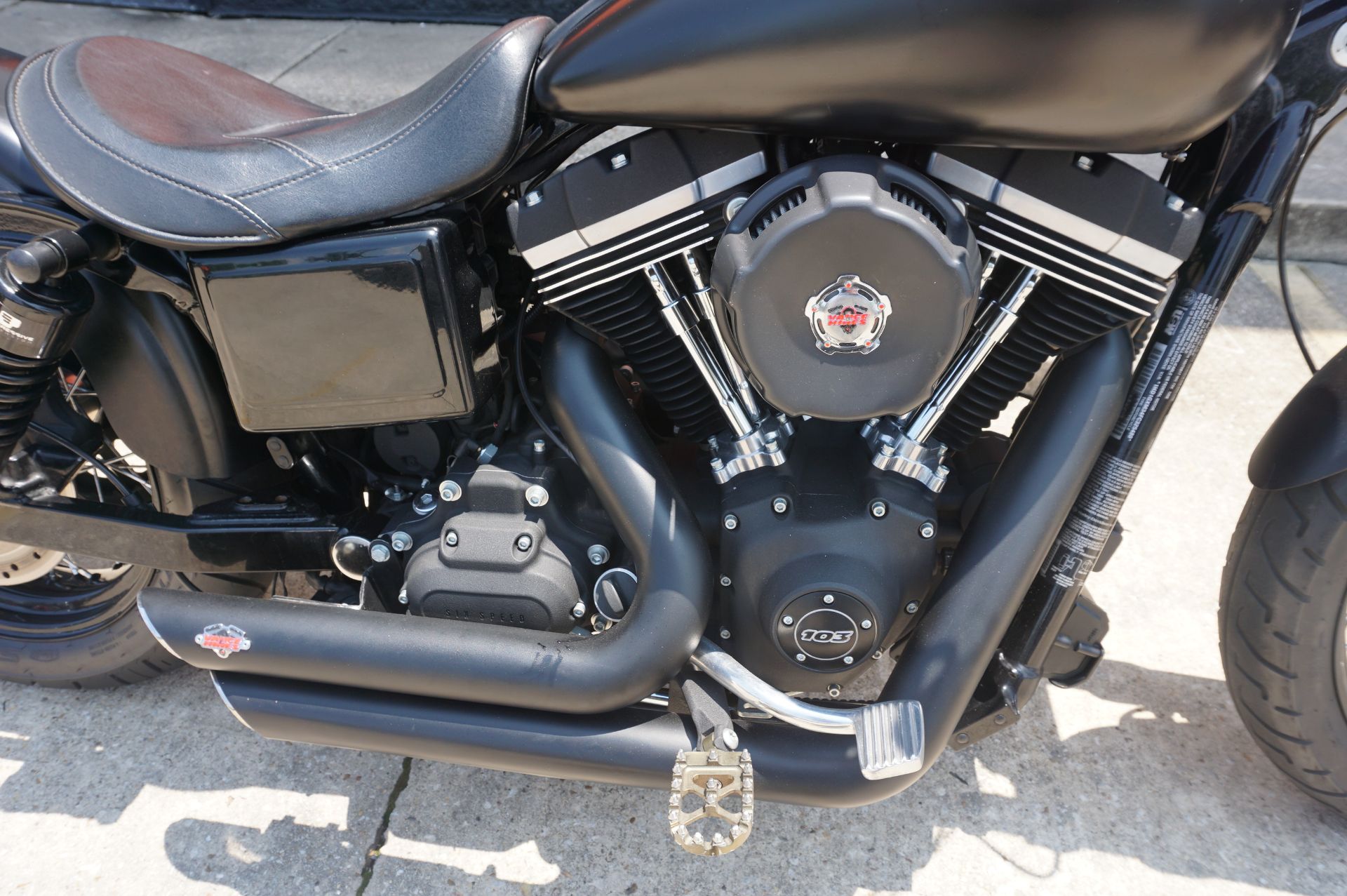 2015 Harley-Davidson Street Bob® in Metairie, Louisiana - Photo 4