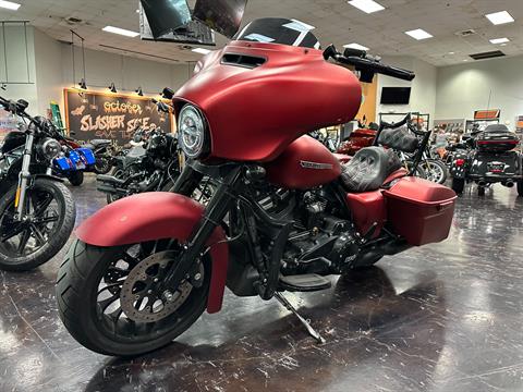 2019 Harley-Davidson Street Glide® Special in Metairie, Louisiana - Photo 12