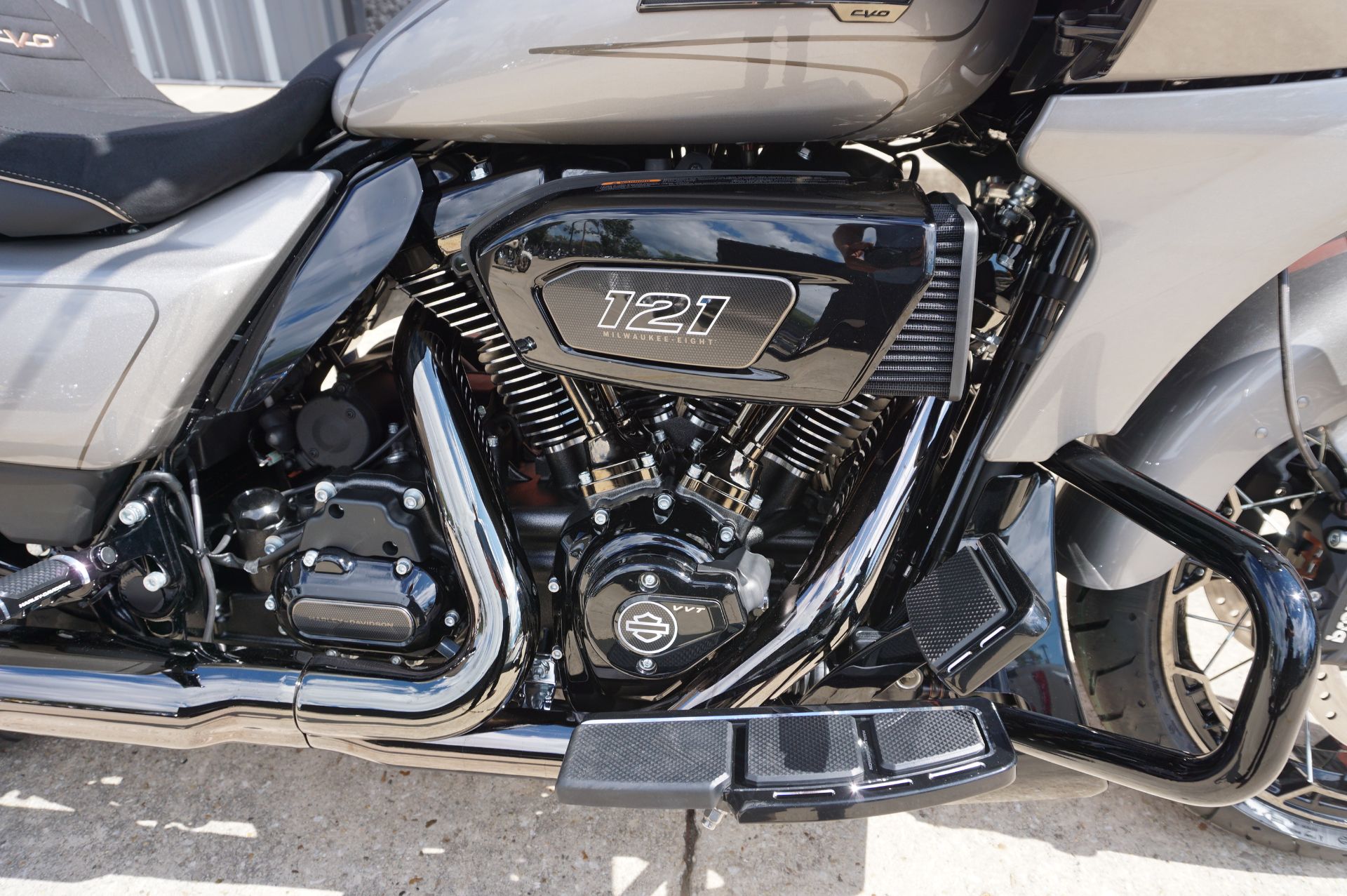 2023 Harley-Davidson CVO™ Road Glide® in Metairie, Louisiana - Photo 4