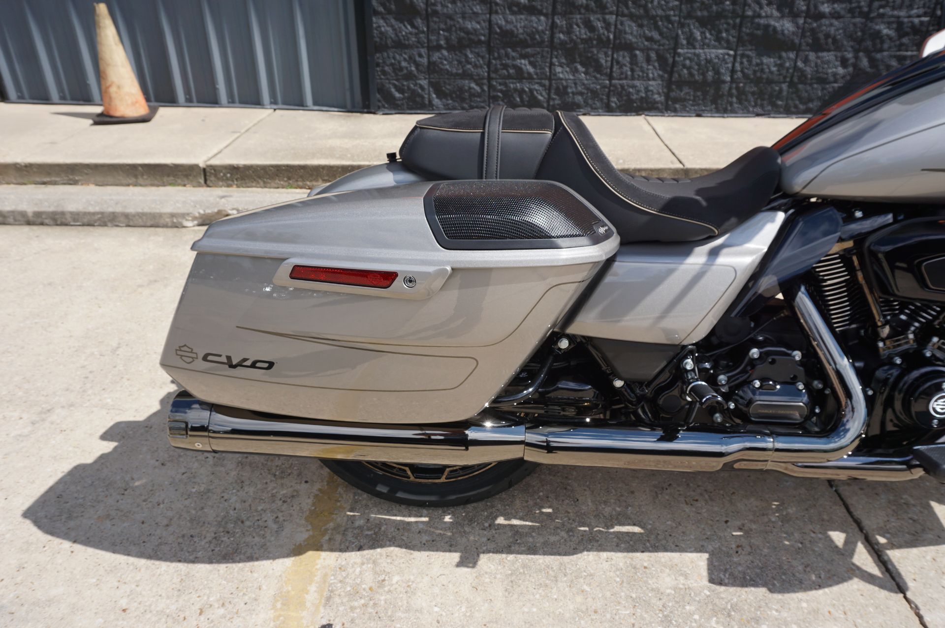2023 Harley-Davidson CVO™ Road Glide® in Metairie, Louisiana - Photo 6