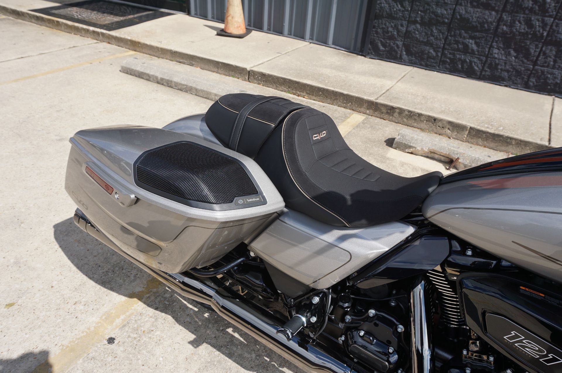 2023 Harley-Davidson CVO™ Road Glide® in Metairie, Louisiana - Photo 7