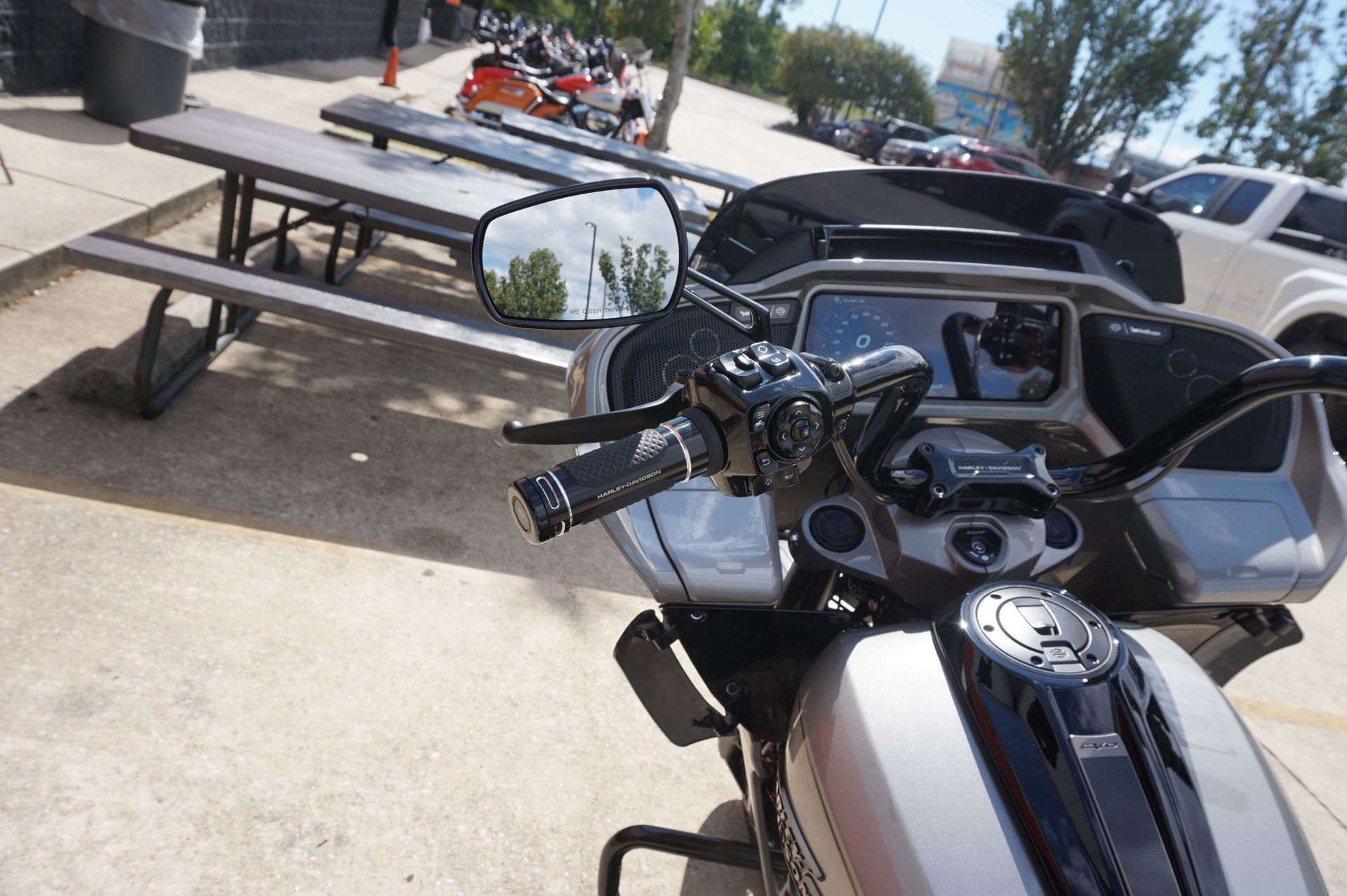 2023 Harley-Davidson CVO™ Road Glide® in Metairie, Louisiana - Photo 11