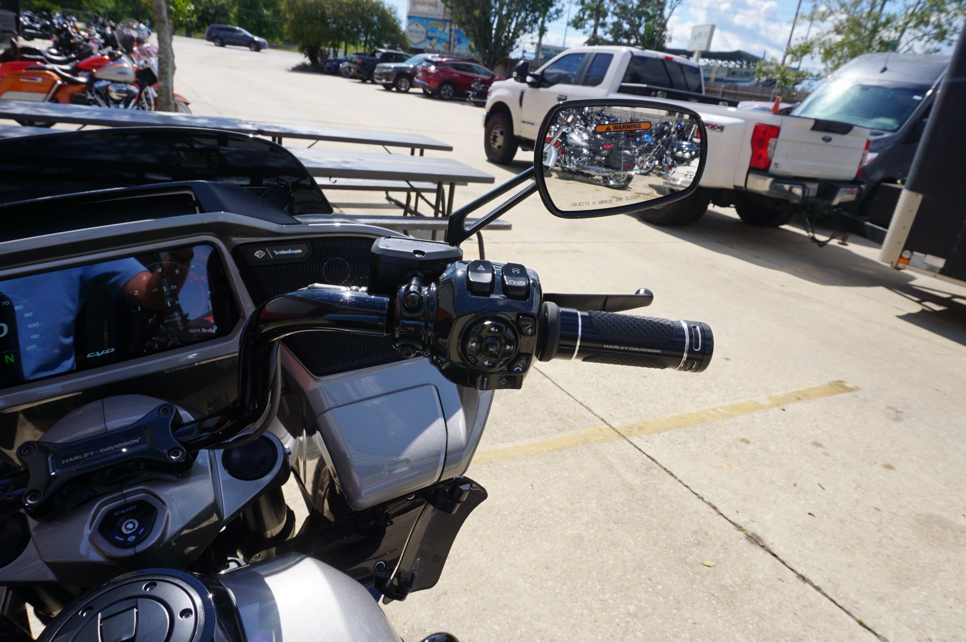 2023 Harley-Davidson CVO™ Road Glide® in Metairie, Louisiana - Photo 12