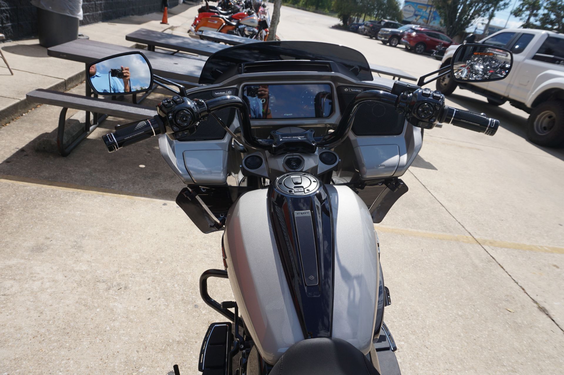 2023 Harley-Davidson CVO™ Road Glide® in Metairie, Louisiana - Photo 13