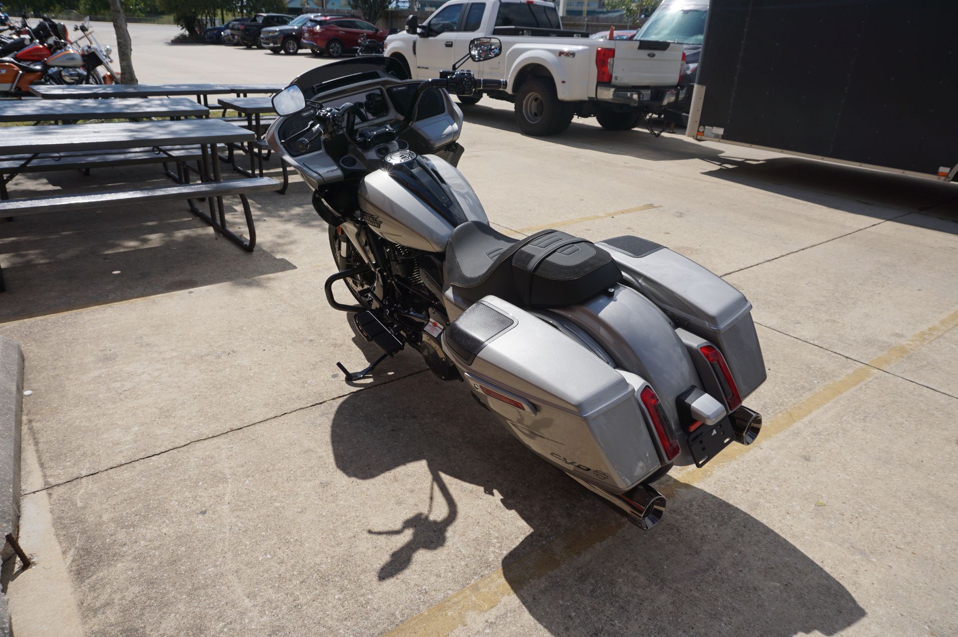2023 Harley-Davidson CVO™ Road Glide® in Metairie, Louisiana - Photo 17