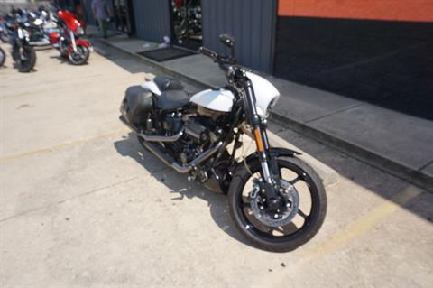 2017 Harley-Davidson CVO™ Pro Street Breakout® in Metairie, Louisiana - Photo 15