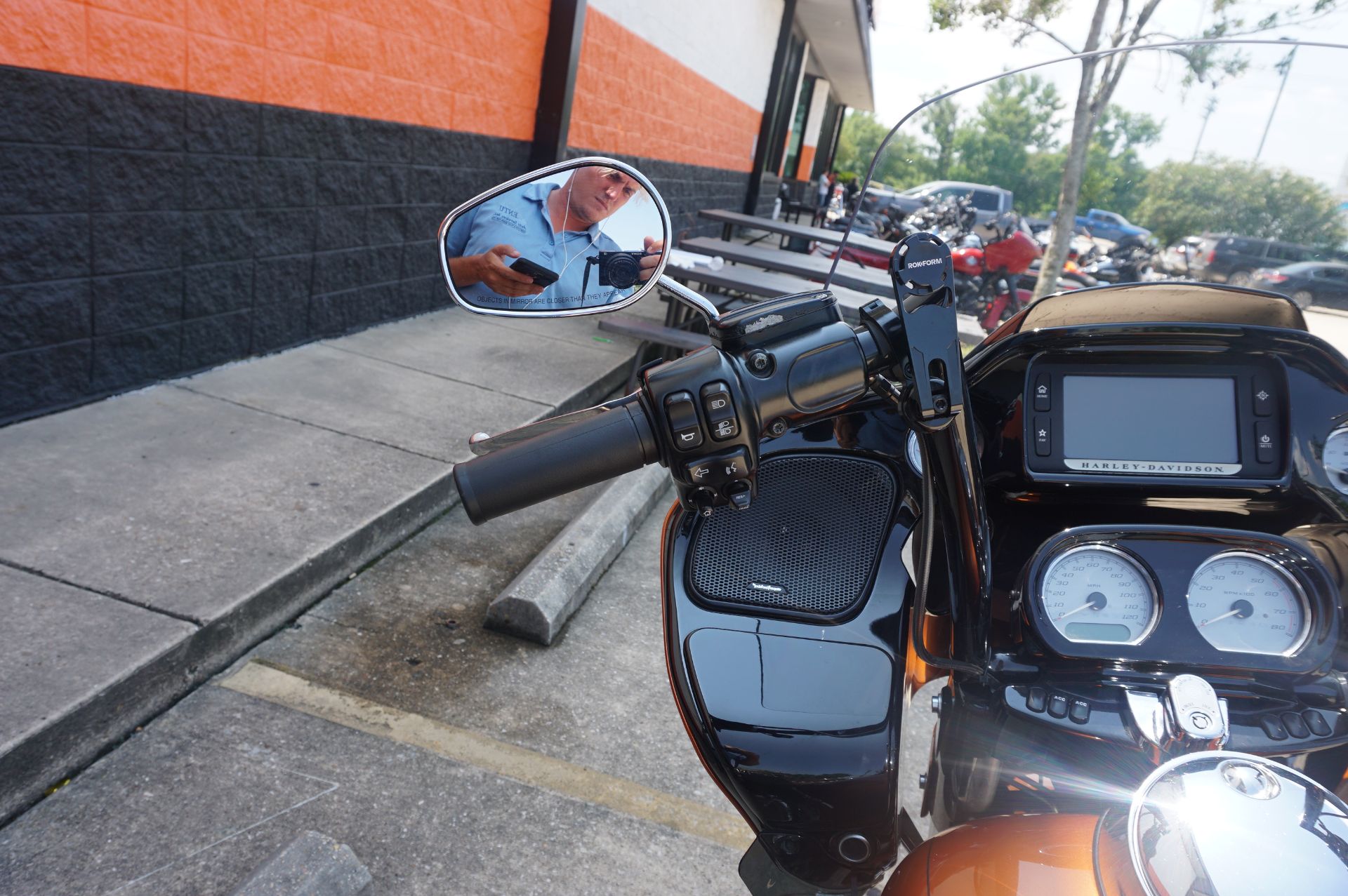 2015 Harley-Davidson Road Glide® Special in Metairie, Louisiana - Photo 11
