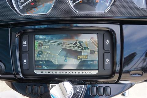 2016 Harley-Davidson CVO™ Street Glide® in Metairie, Louisiana - Photo 17