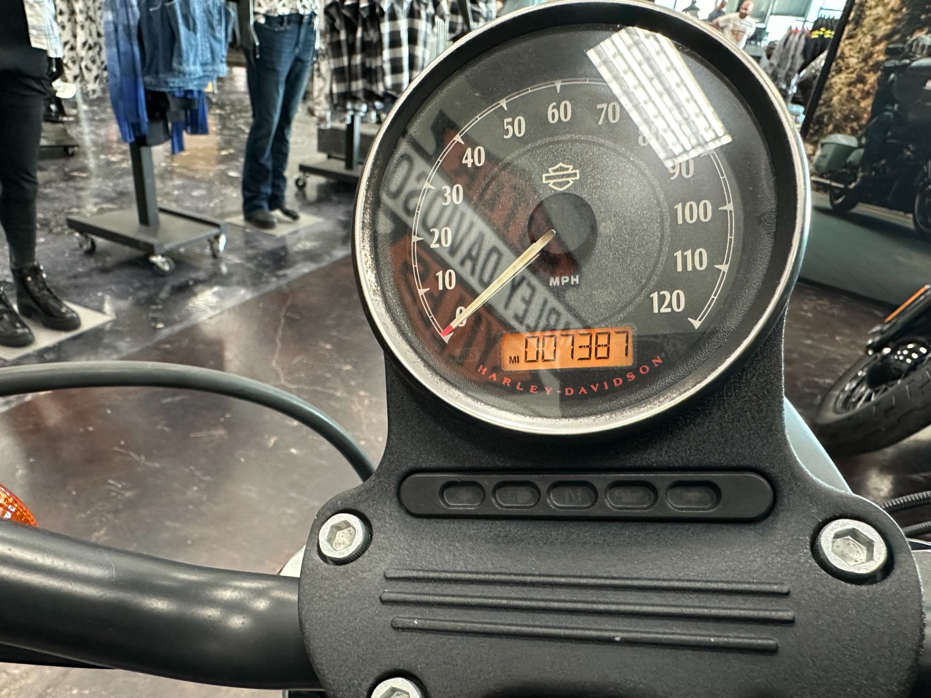 2021 Harley-Davidson Iron 883™ in Metairie, Louisiana - Photo 10