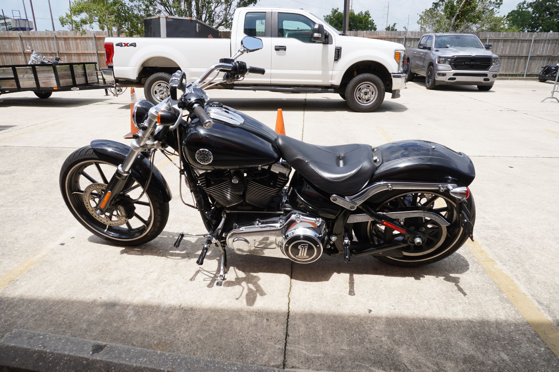 2015 Harley-Davidson Breakout® in Metairie, Louisiana - Photo 17