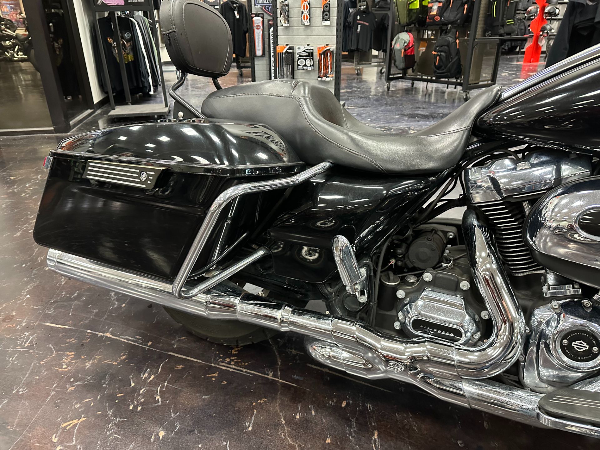 2017 Harley-Davidson Street Glide® Special in Metairie, Louisiana - Photo 8
