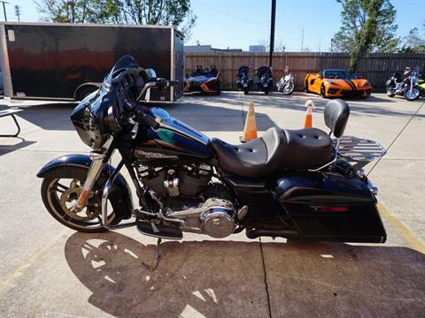 2017 Harley-Davidson Street Glide® in Metairie, Louisiana - Photo 14