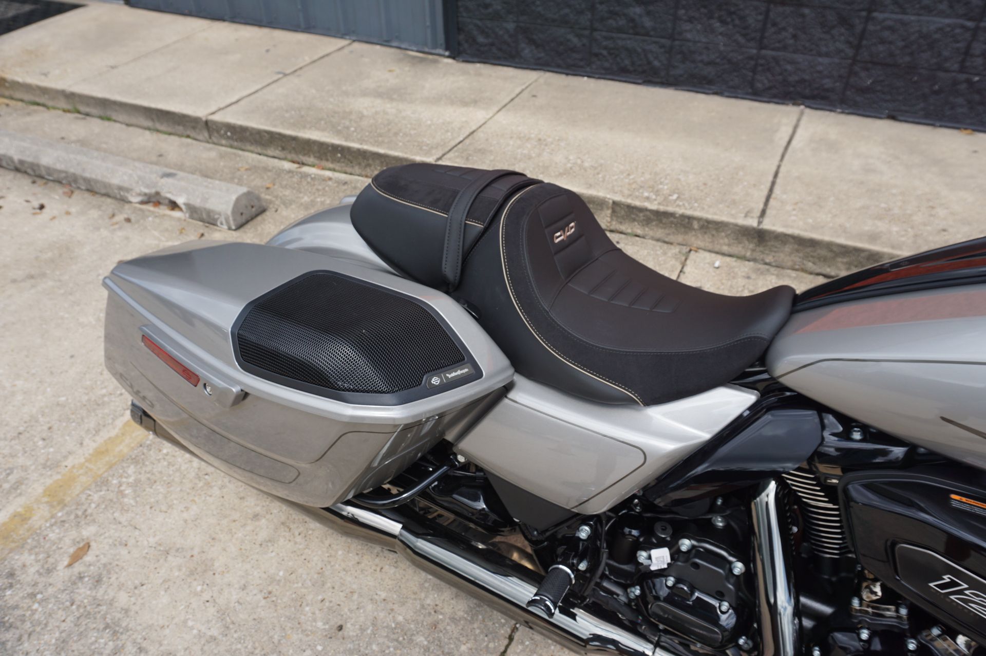 2023 Harley-Davidson CVO™ Street Glide® in Metairie, Louisiana - Photo 7