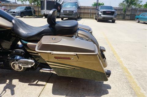 2013 Harley-Davidson CVO™ Road Glide® Custom in Metairie, Louisiana - Photo 9