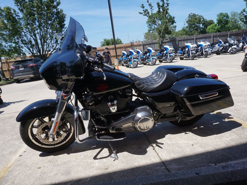 2019 Harley-Davidson Electra Glide® Standard in Metairie, Louisiana - Photo 4