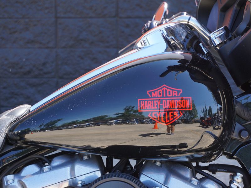 2019 Harley-Davidson Electra Glide® Standard in Metairie, Louisiana - Photo 16