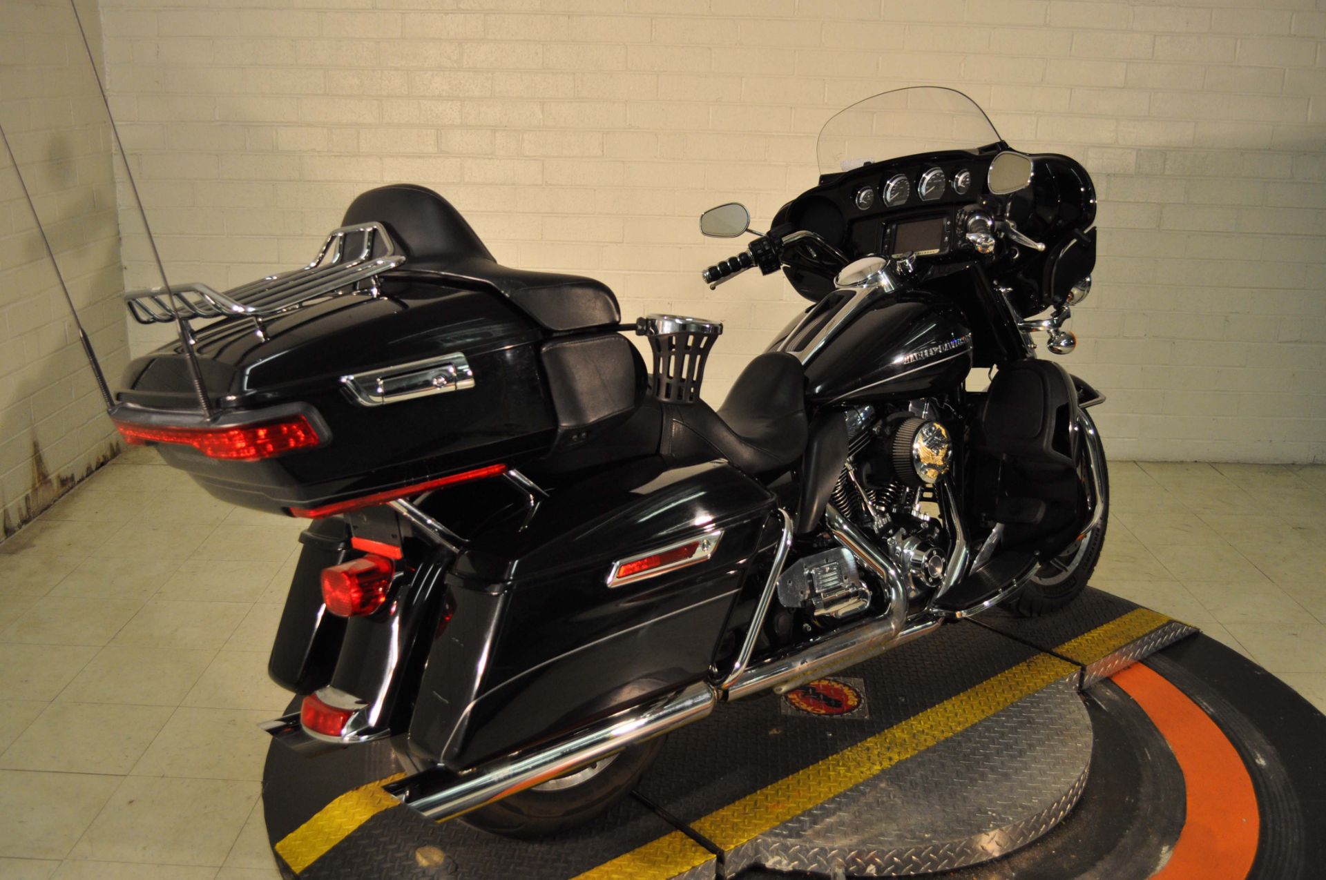 2015 Harley-Davidson Ultra Limited Low in Winston Salem, North Carolina - Photo 2