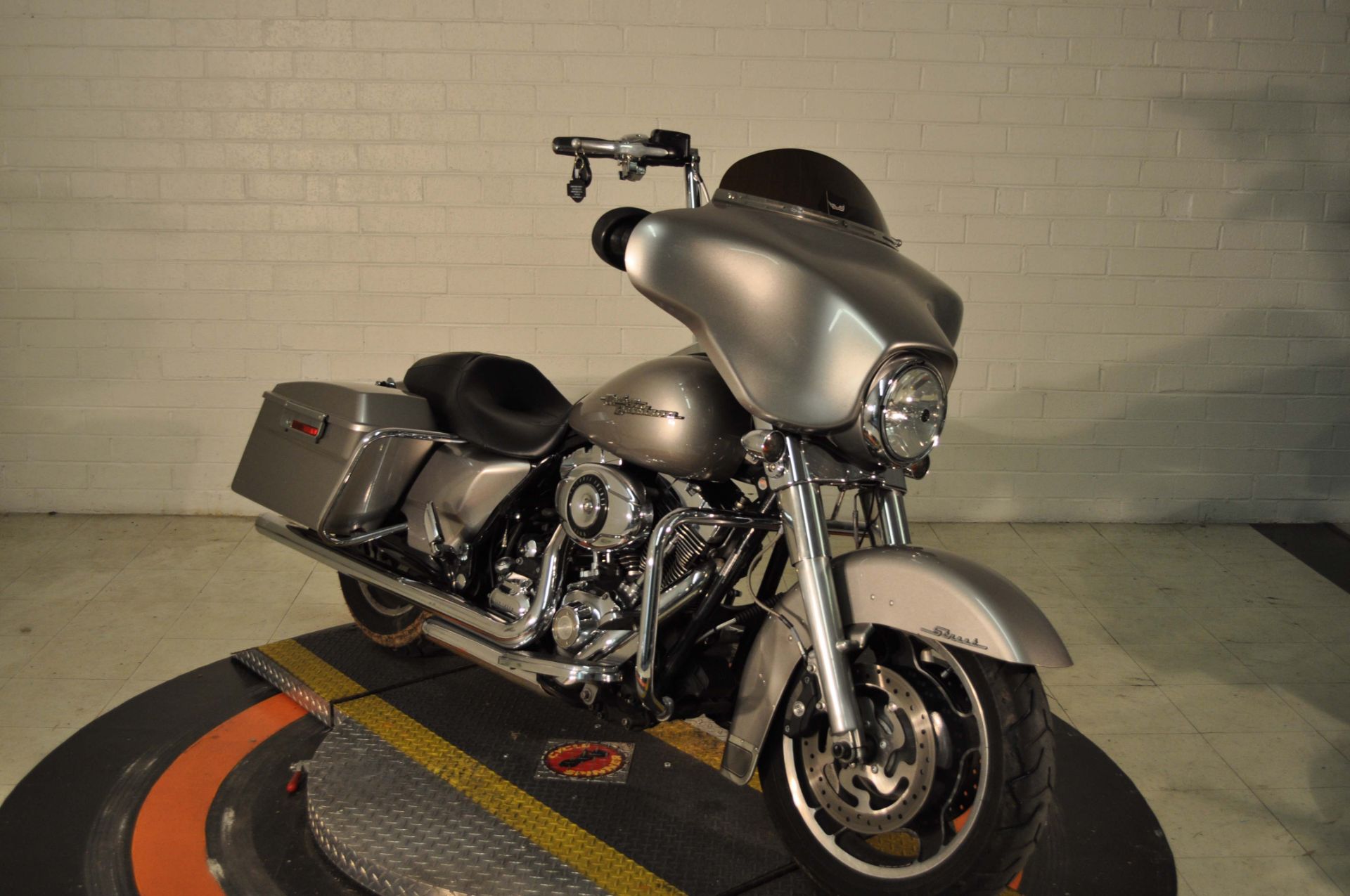2009 Harley-Davidson Street Glide® in Winston Salem, North Carolina - Photo 8