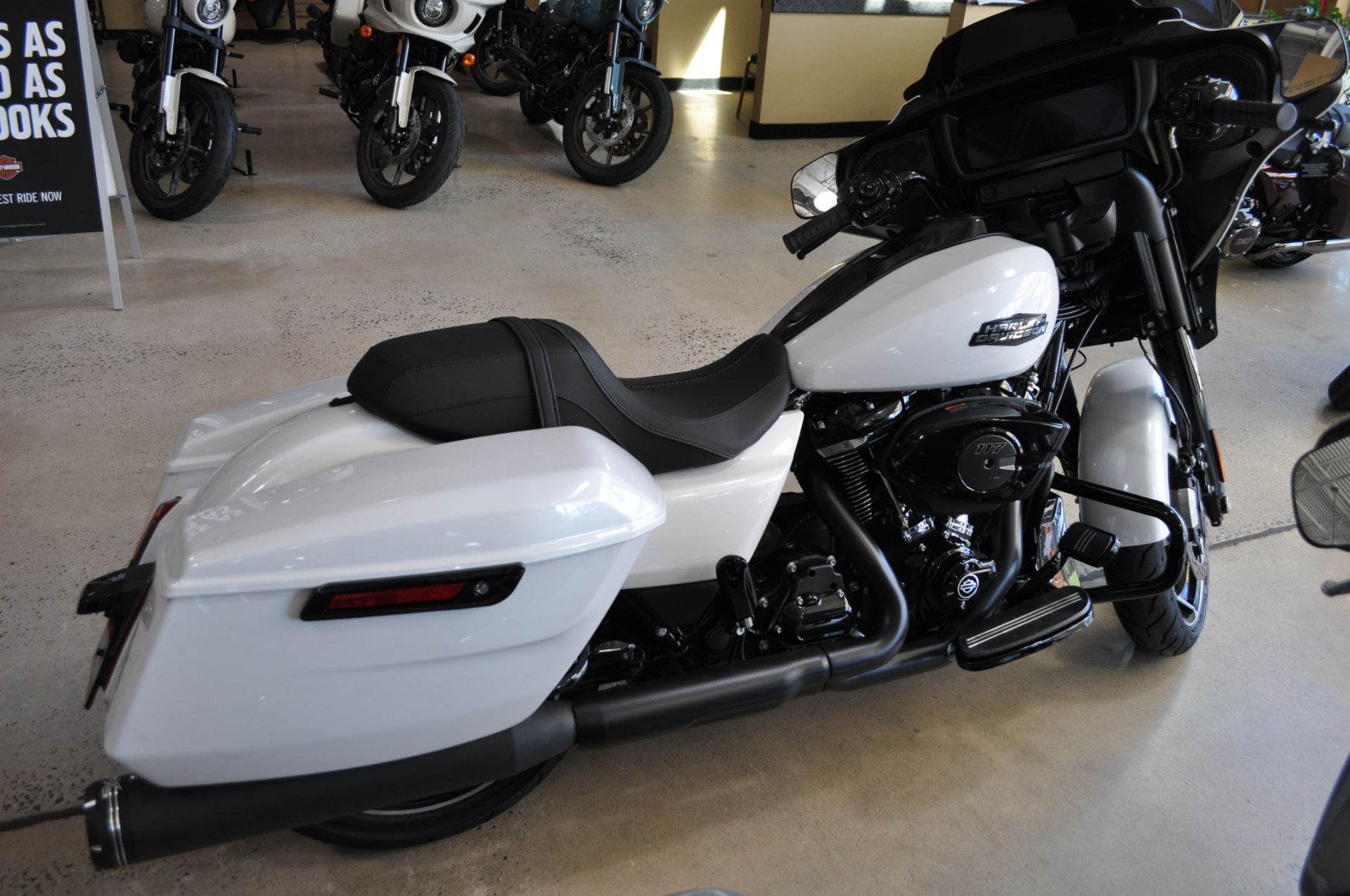2024 Harley-Davidson Street Glide® in Winston Salem, North Carolina - Photo 3